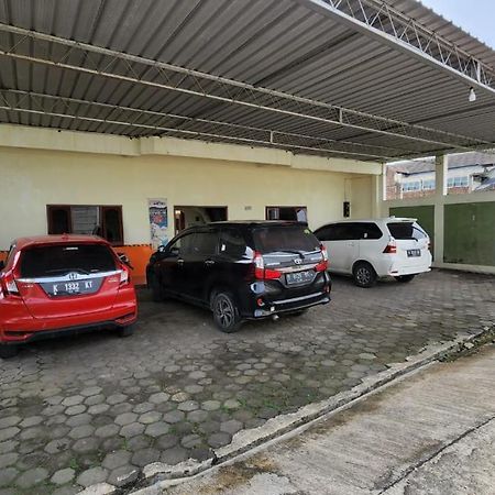 Hotel Metro Kudus Tanggulangin Buitenkant foto