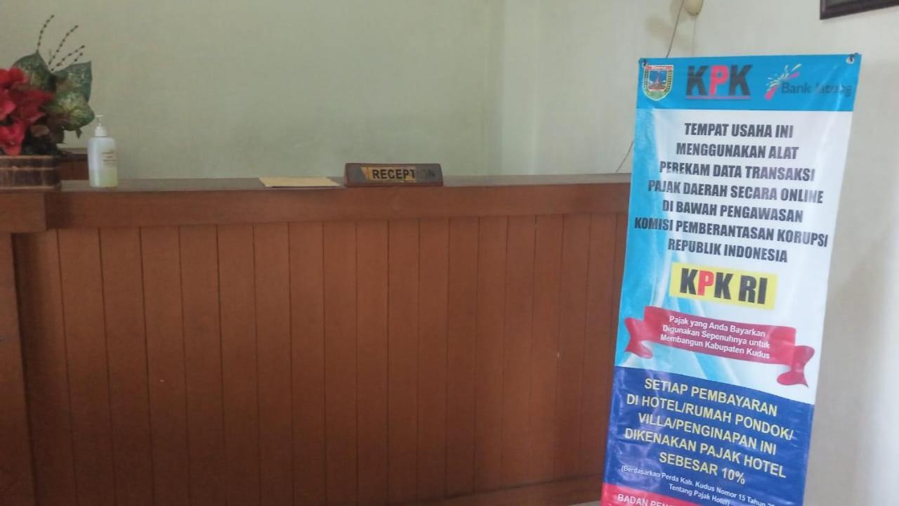Hotel Metro Kudus Tanggulangin Buitenkant foto