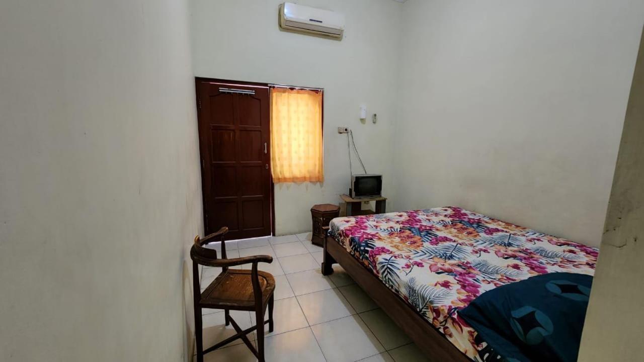 Hotel Metro Kudus Tanggulangin Buitenkant foto